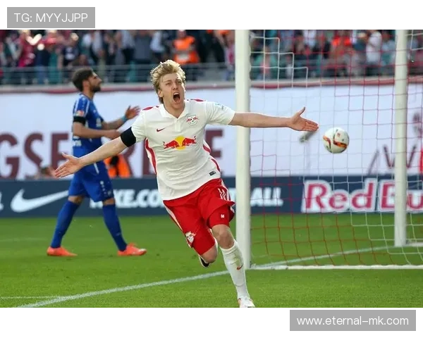 德甲强队掀起高压逼抢风暴,战术革新引领联赛新格局 德甲强队掀起高压逼抢风暴,战术革新引领联赛新格局